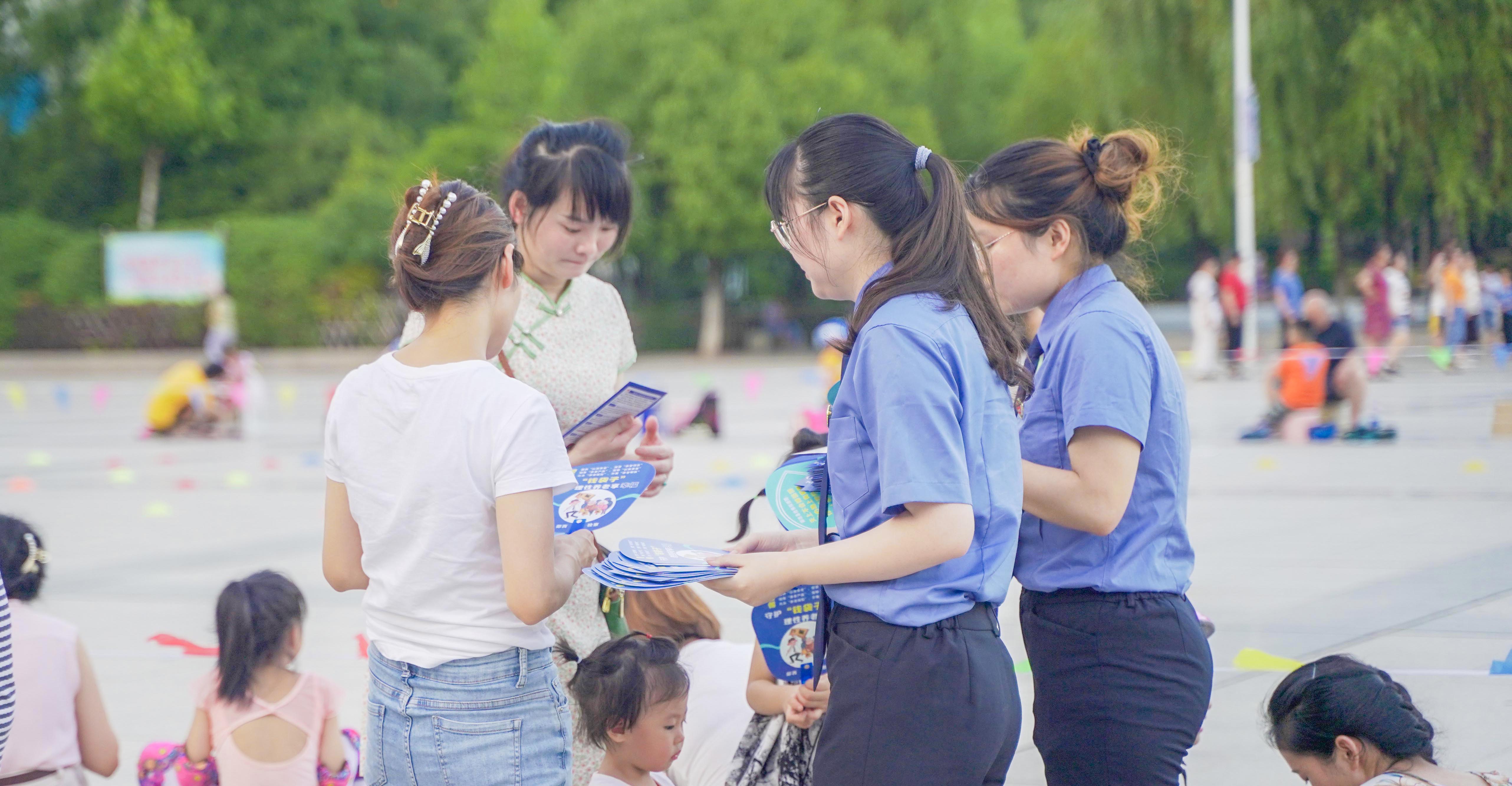 郧西县检察院开展未成年人保护法治宣传活动